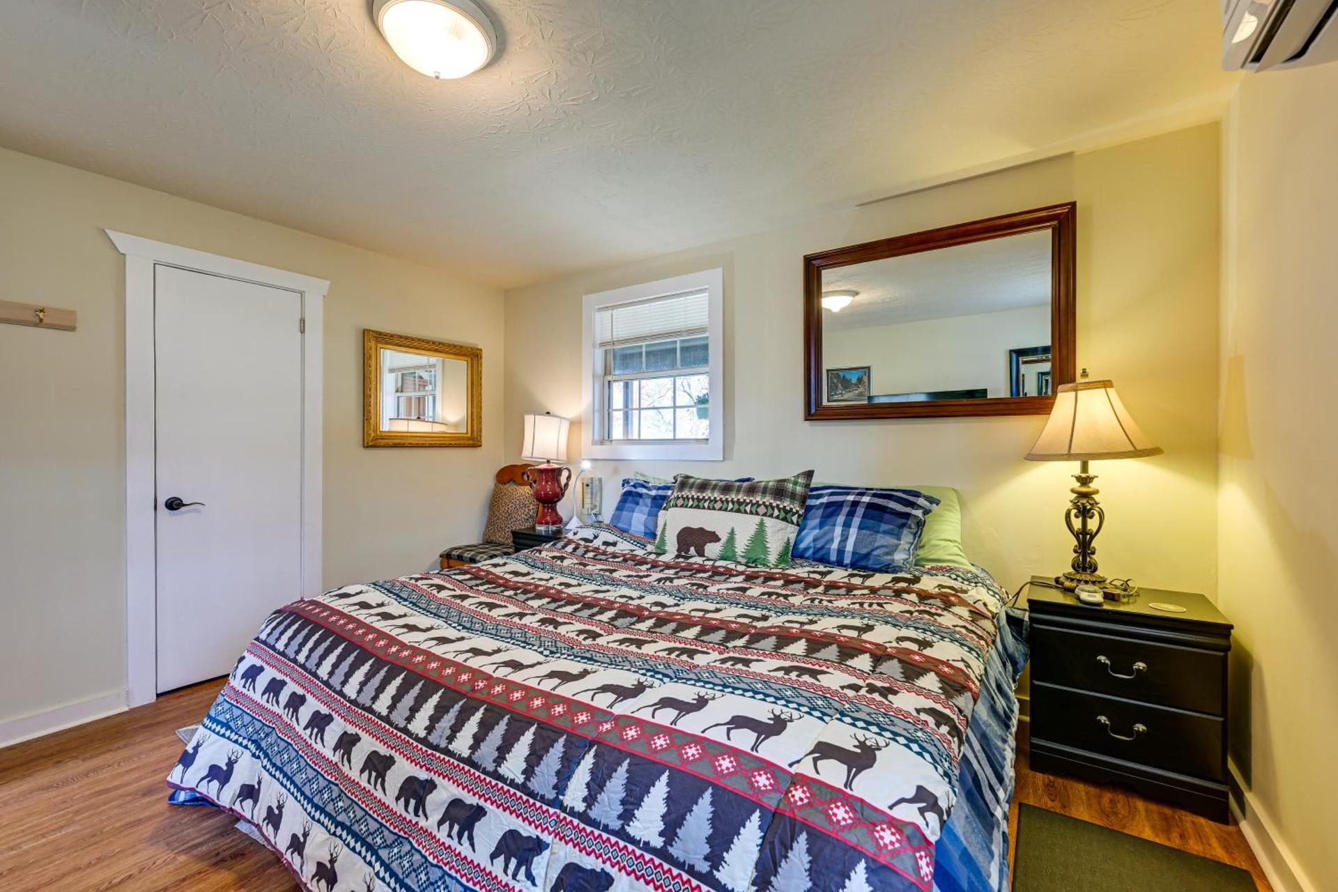 Ski, Hike and Unwind Pet-Friendly Whittier Retreat!