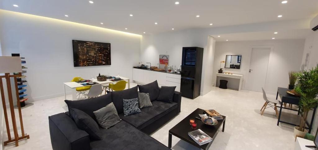 Stylish Central Apartment in Kolonaki (walking distance to Syntagma)