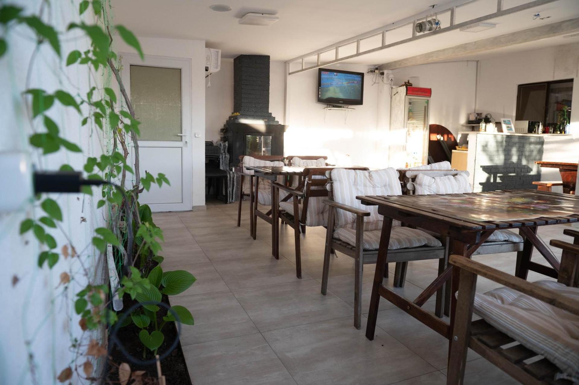 Communal lounge/ TV room