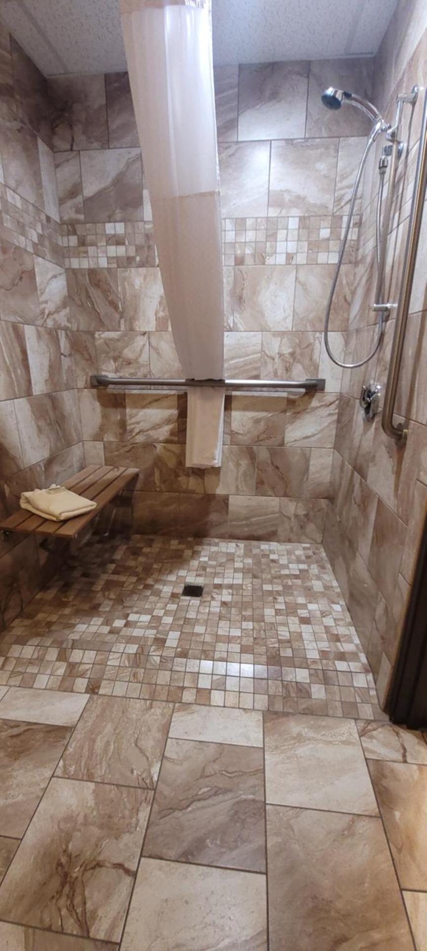 1 King Bed, Deluxe Mobility Accessible Room, Non-Smoking