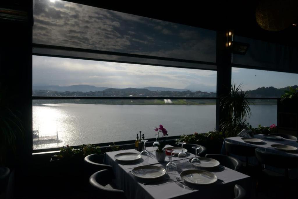 Perla e Dumrese, Bar-Restaurant-Hotel