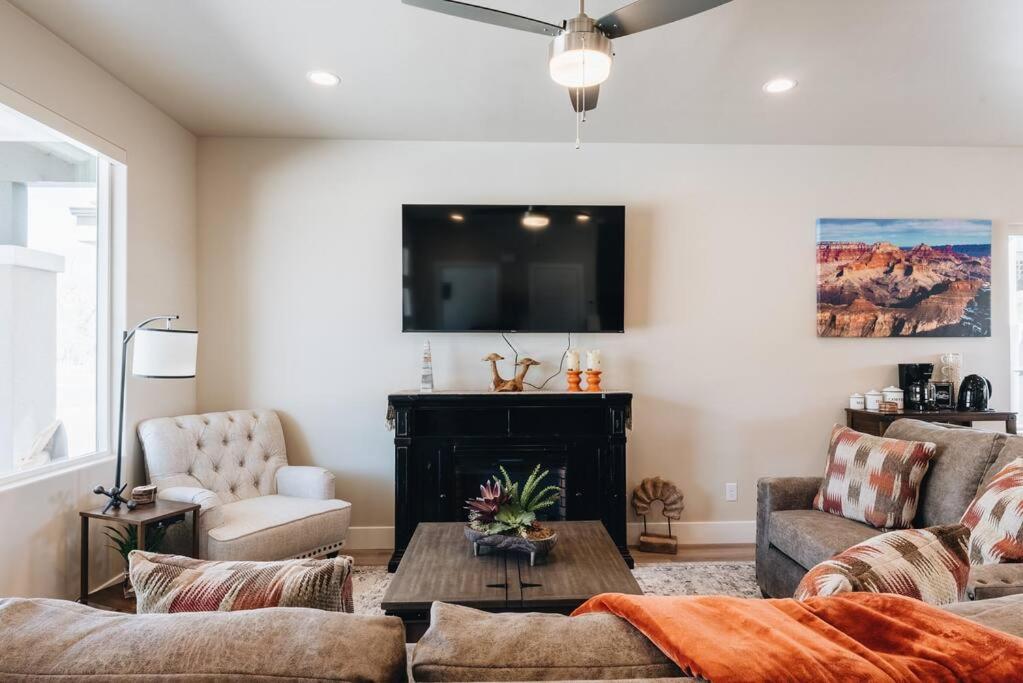 Grand Canyon-4bed,3bath,hot tub