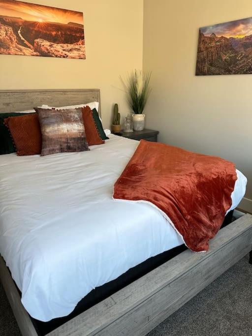 Grand Canyon-4bed,3bath,hot tub