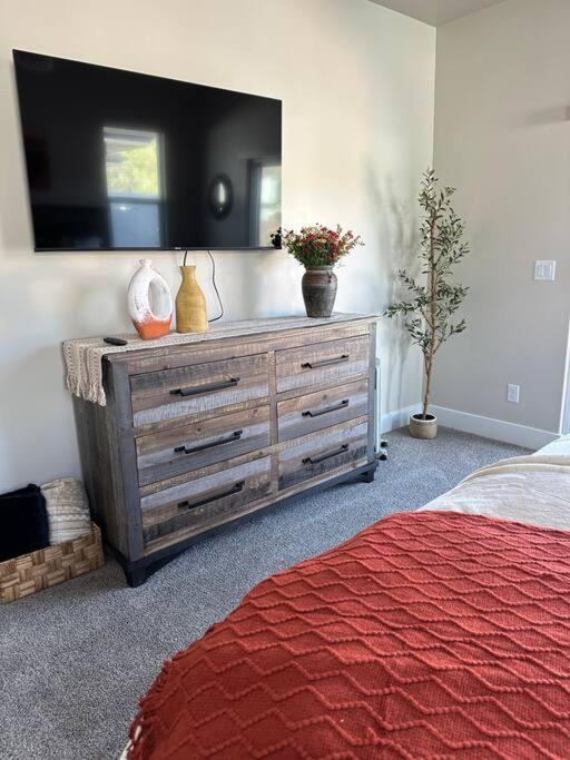 Grand Canyon-4bed,3bath,hot tub