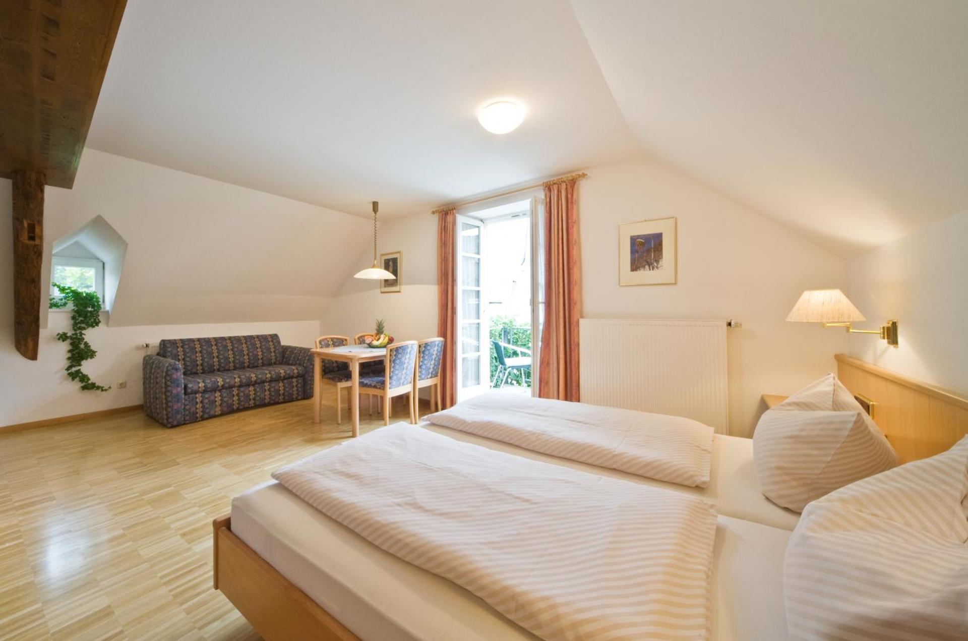 Warsberger Weinhof - Hotel & Weinwirtschaft