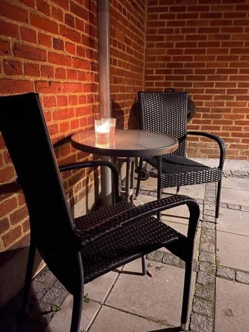 Hyggeligt lille byhus lige mellem havnen og bytorv