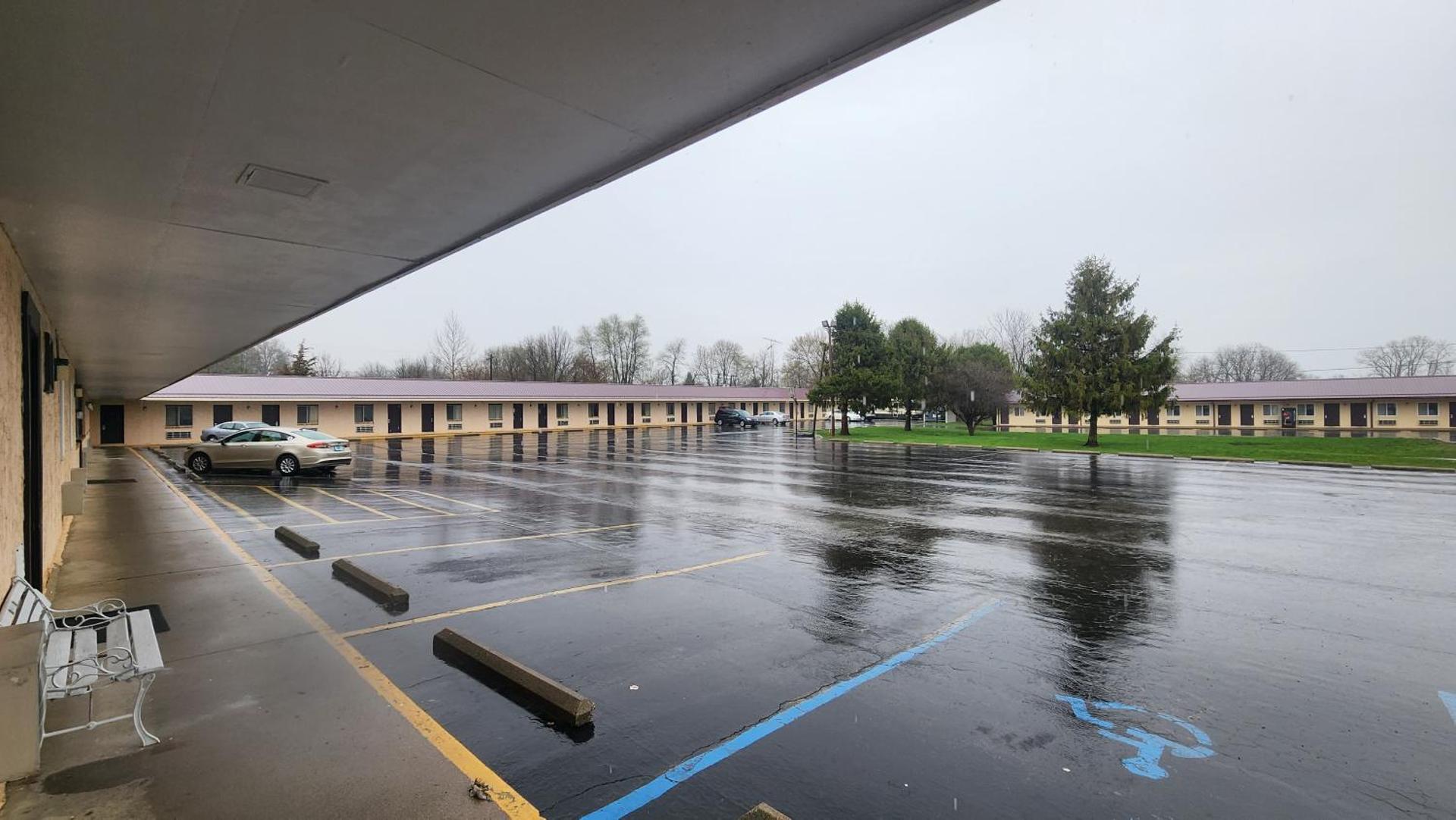 Super 8 by Wyndham Centerville-Richmond