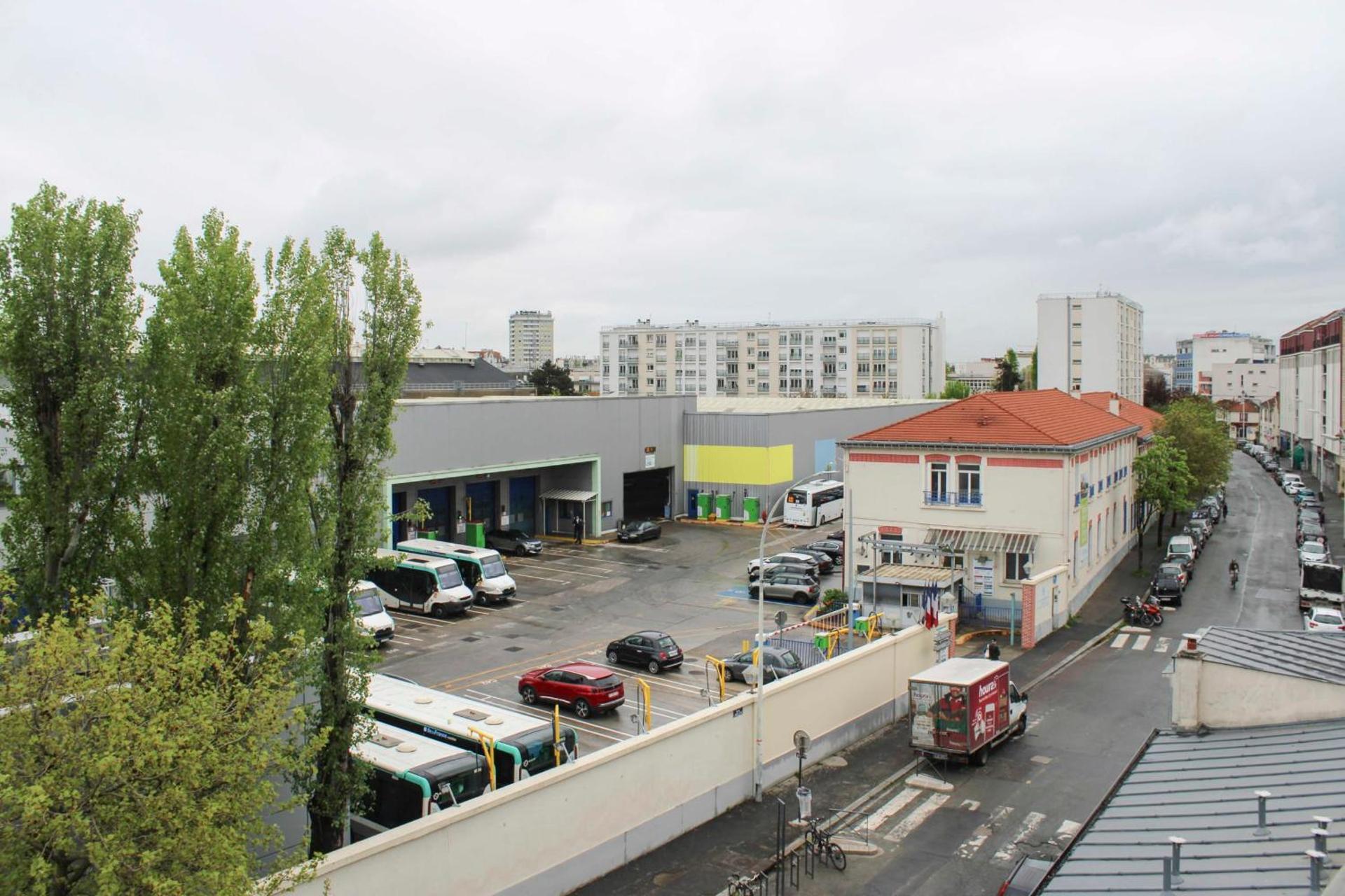 Bright and pleasant studio near city center