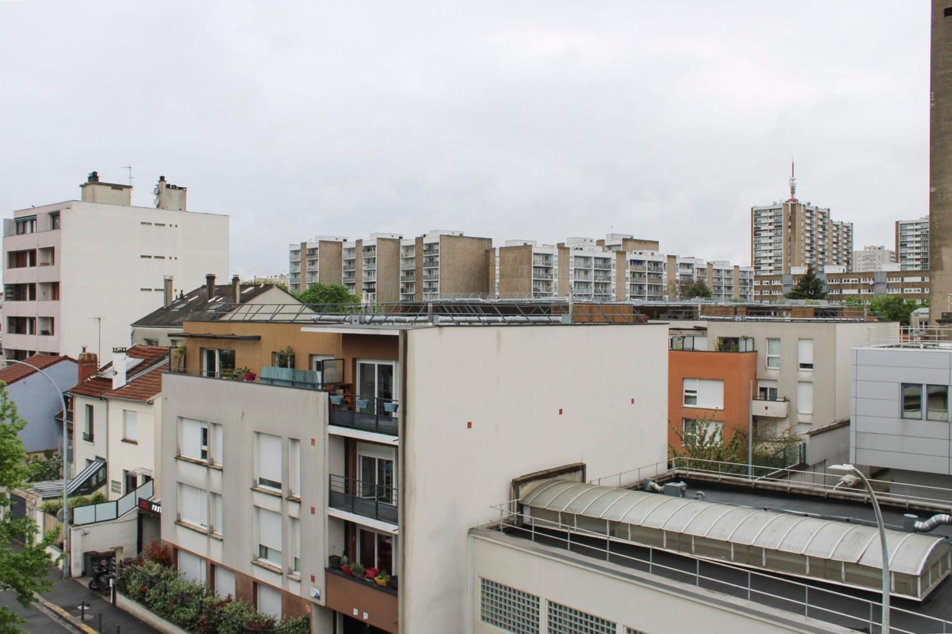 Bright and pleasant studio near city center