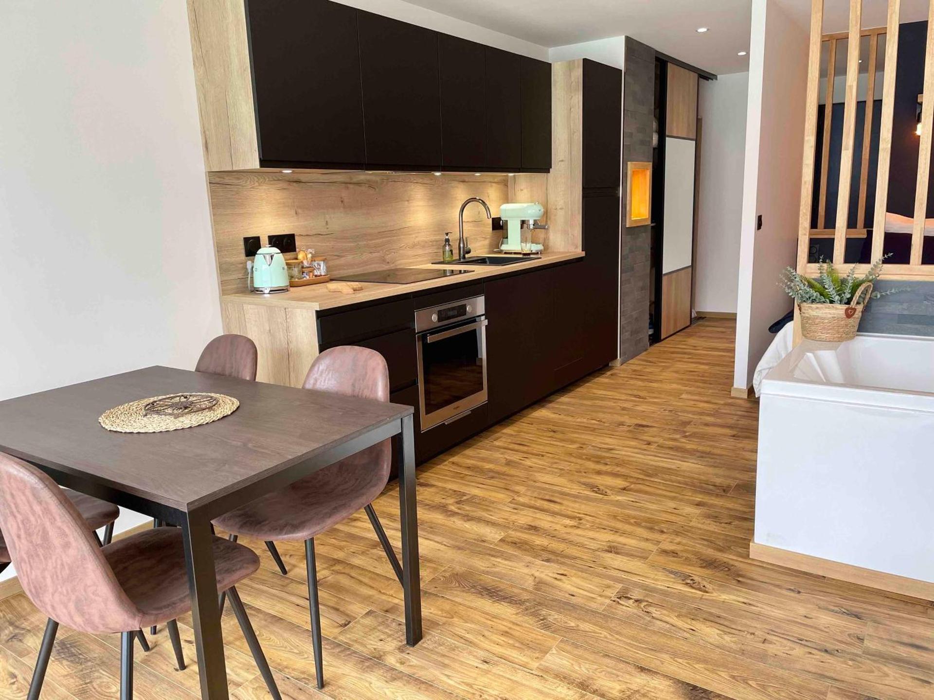 Kitchen or kitchenette