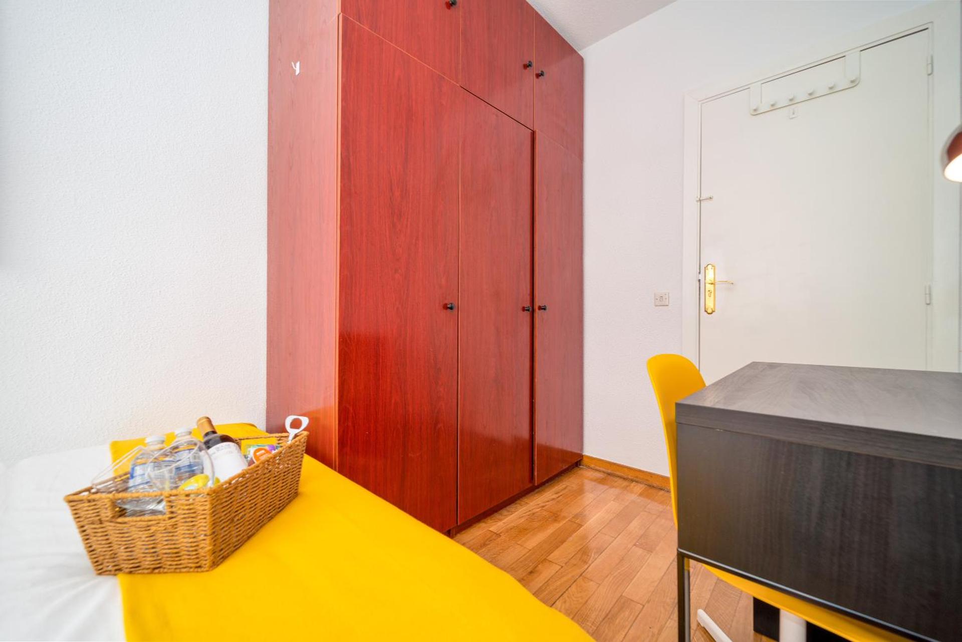 B CasaCafé Madrid Pozuelo 2 Baño Fuera de la habitacion o COMPARTIDO