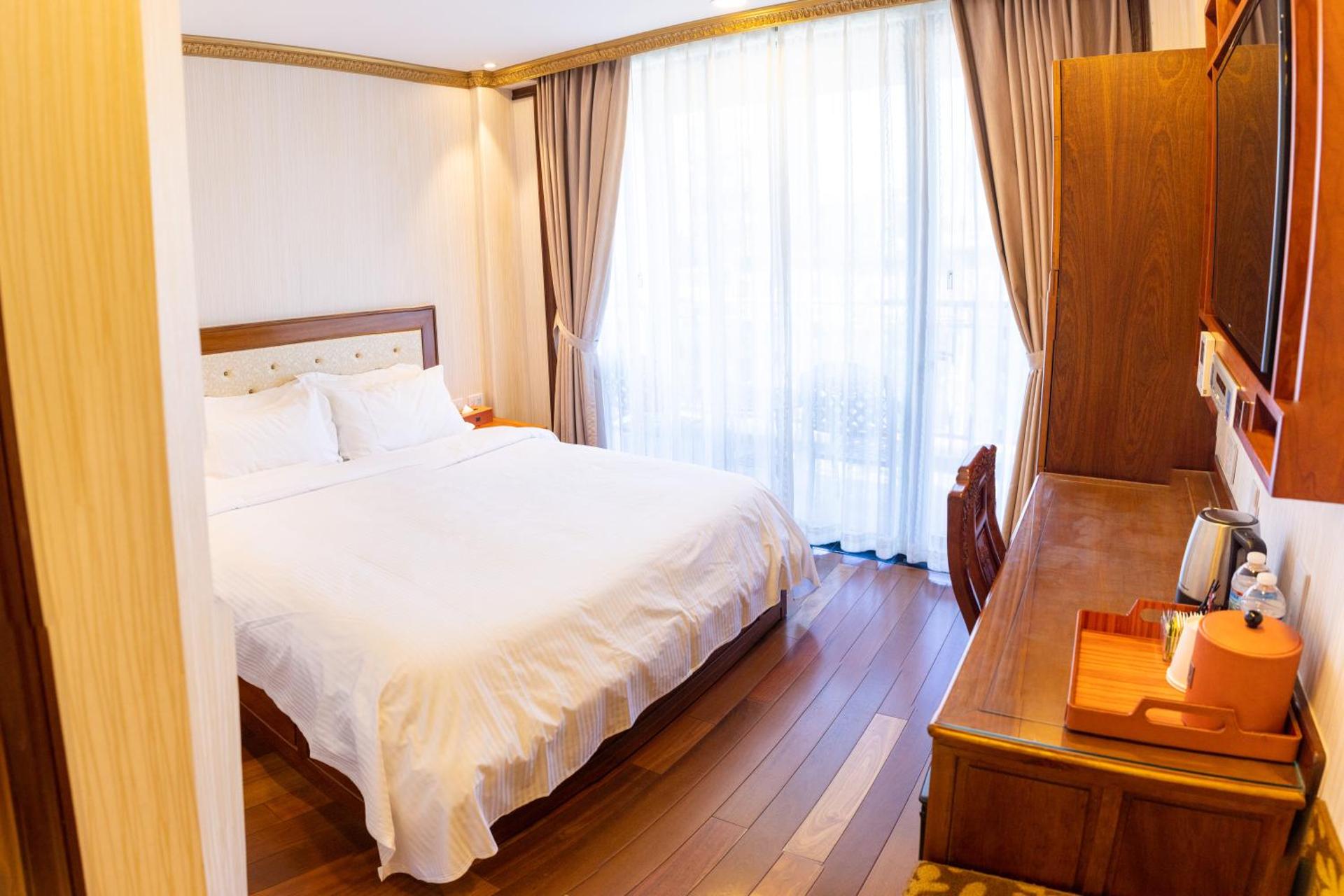 King Room with Balcony