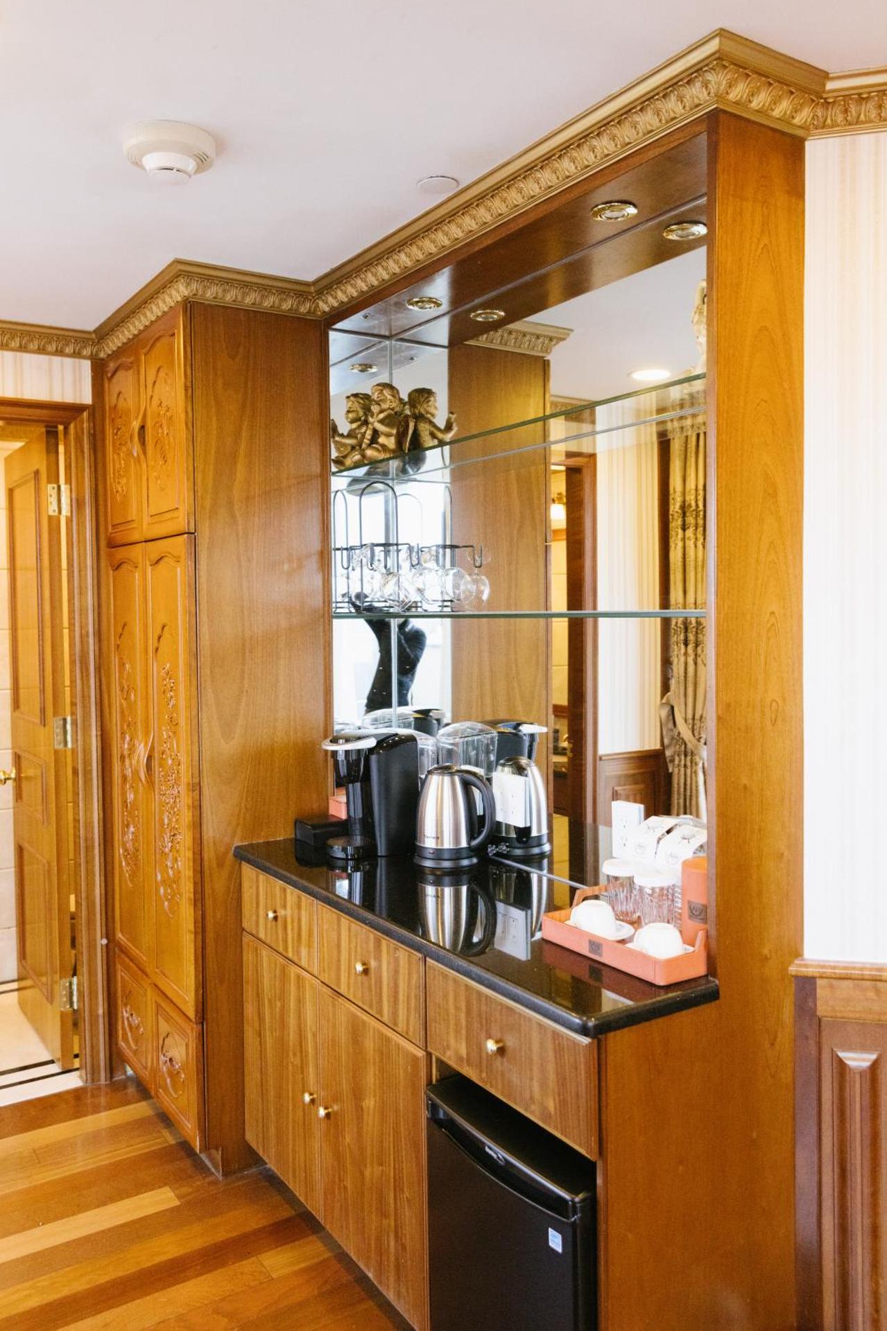 Suite with City View