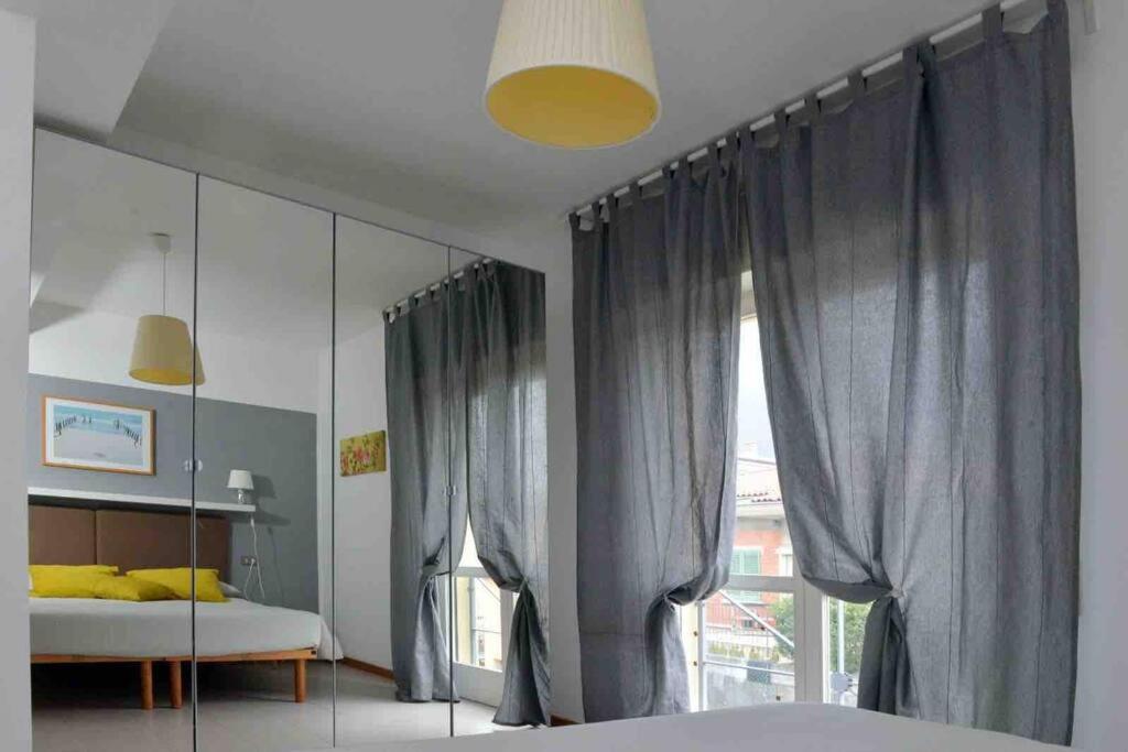 A due passi dal lago (CIR 017085-LNI-00017)