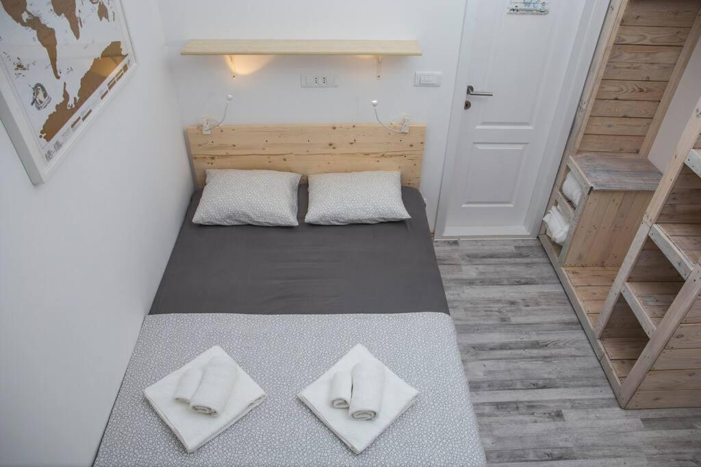 Cozy studio overlooking downtown