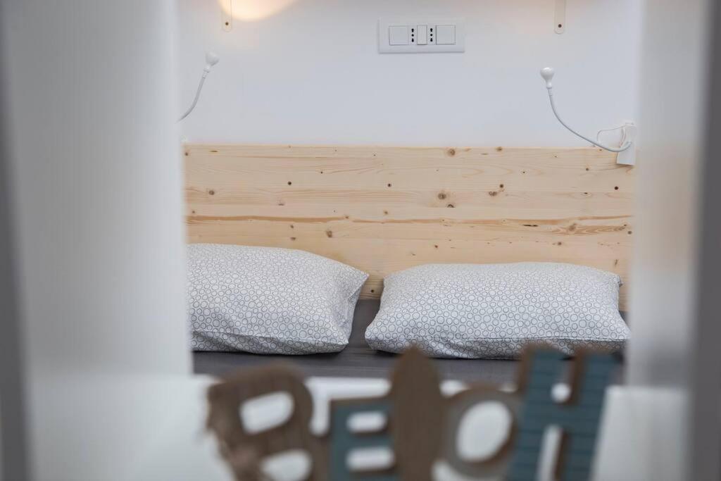 Cozy studio overlooking downtown