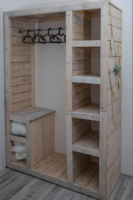 Cozy studio overlooking downtown