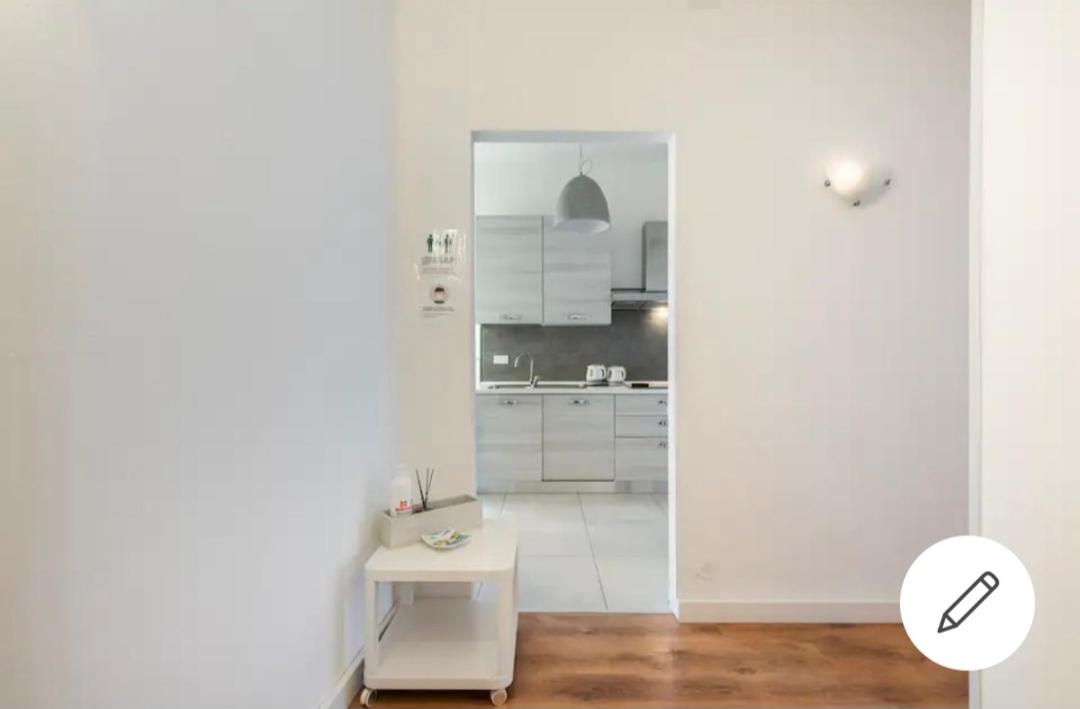 ES - Essential Solution & Emotion Stories (locazione turistica)