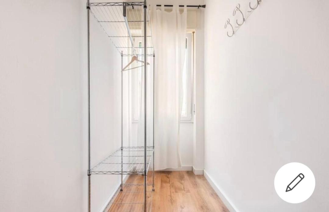 ES - Essential Solution & Emotion Stories (locazione turistica)