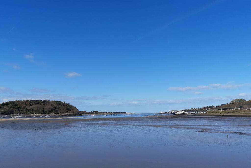 Charming Mid Terrace Cottage