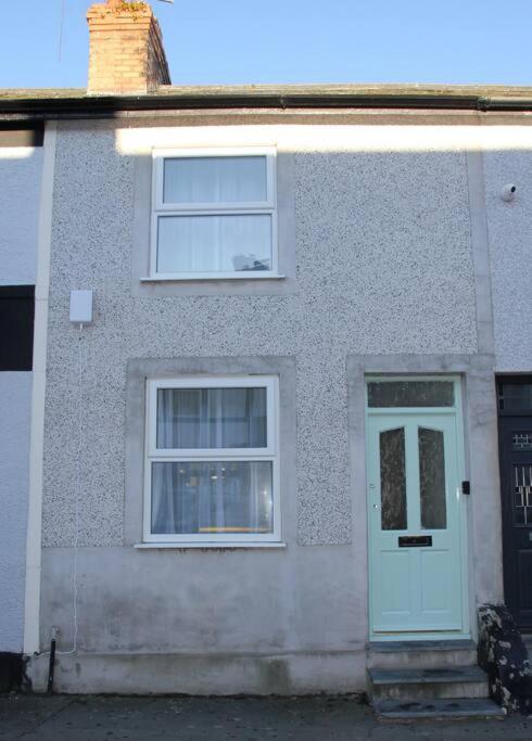 Charming Mid Terrace Cottage