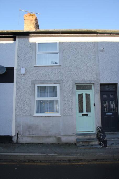Charming Mid Terrace Cottage