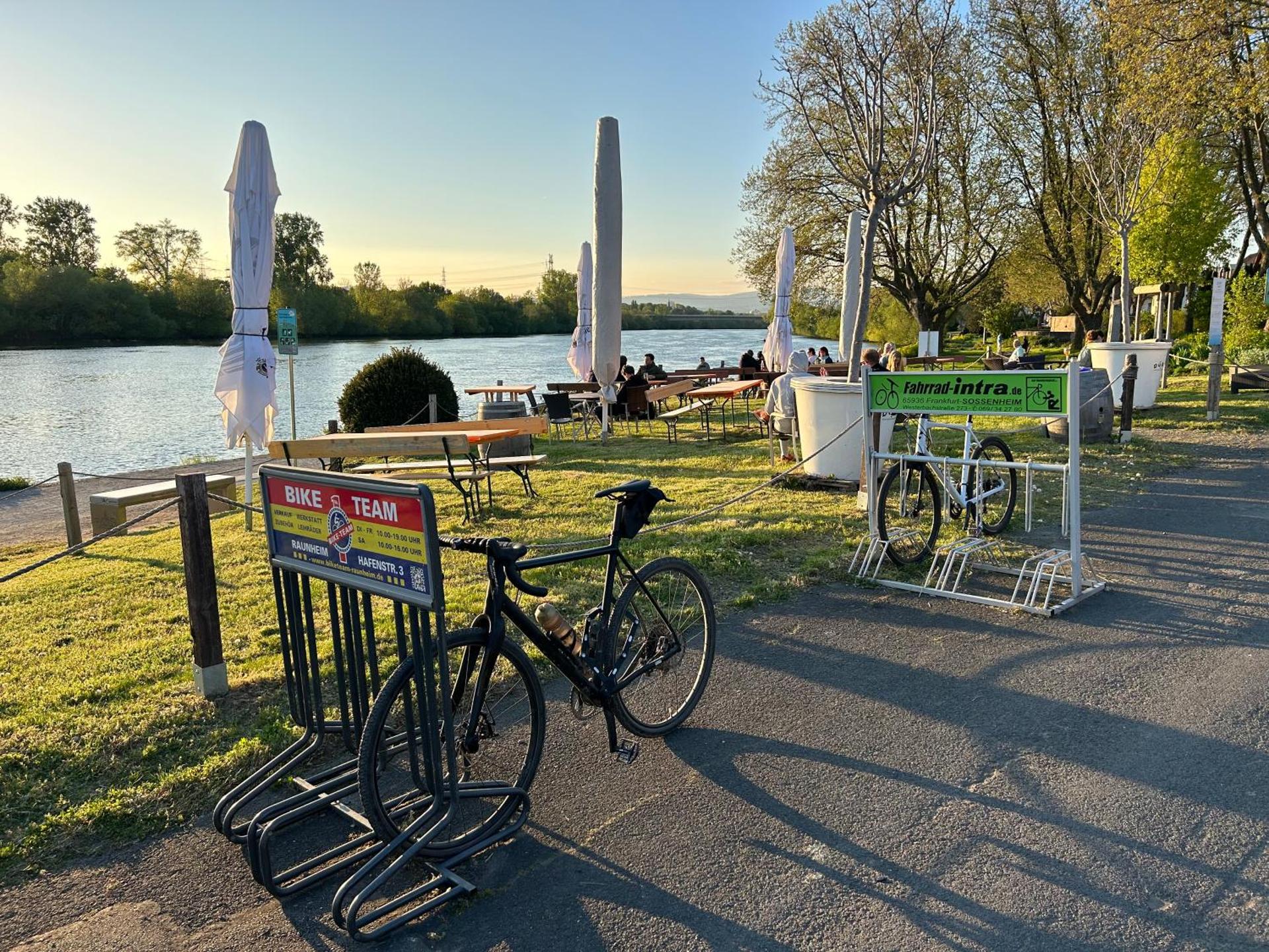 Riverside Airport Hotel