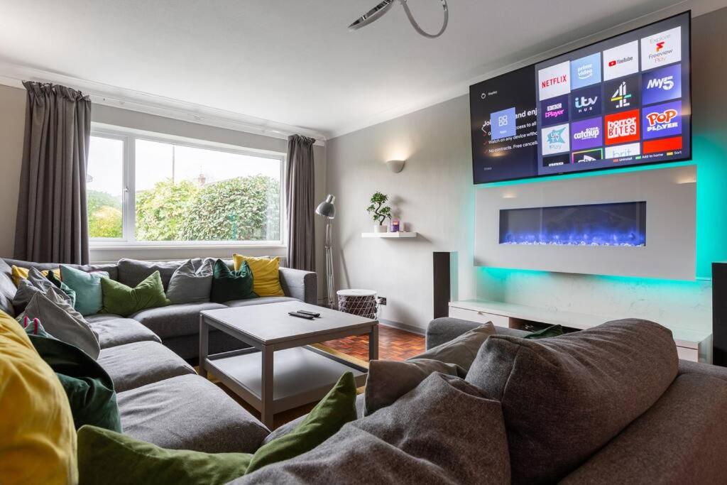 Communal lounge/ TV room