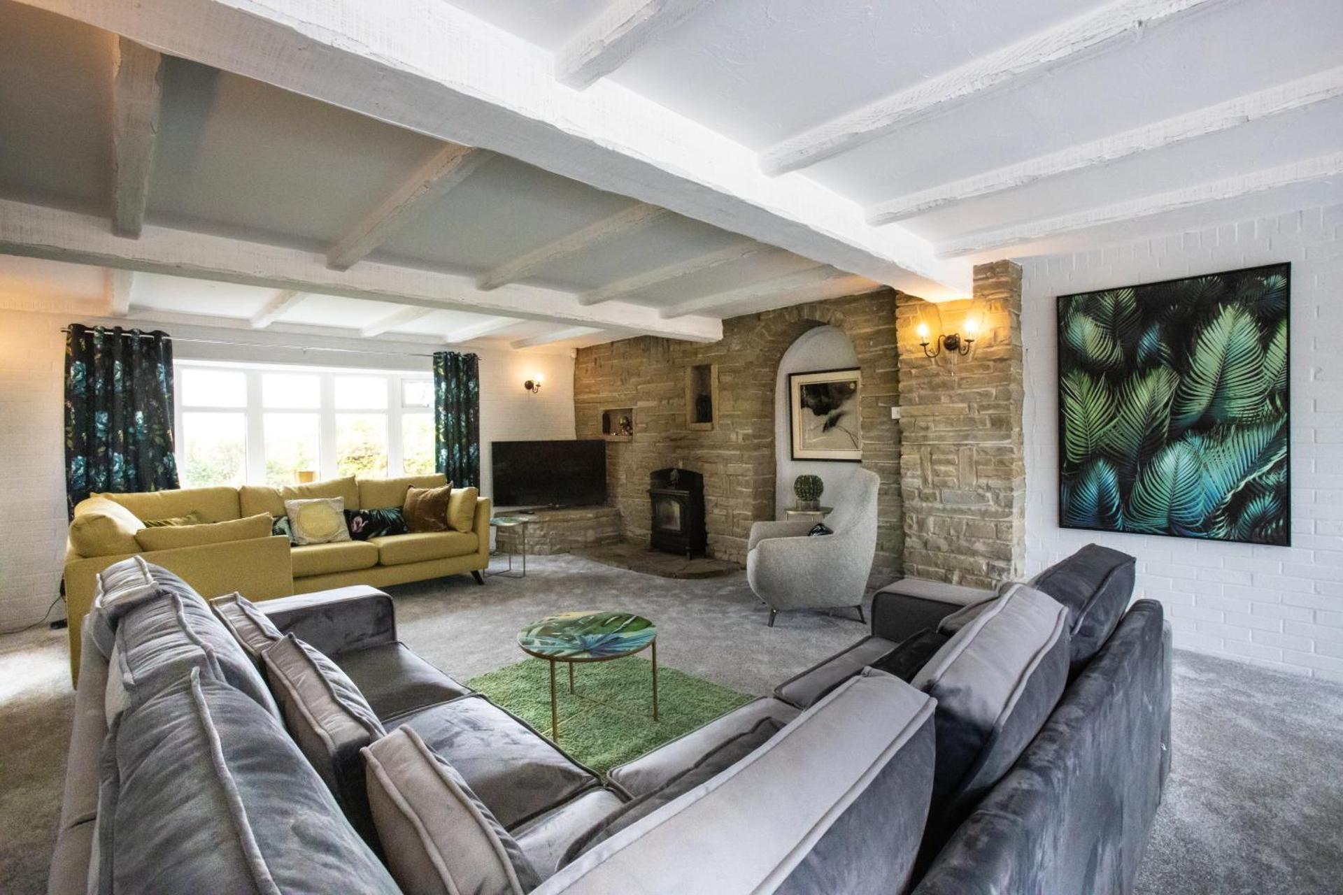 Communal lounge/ TV room