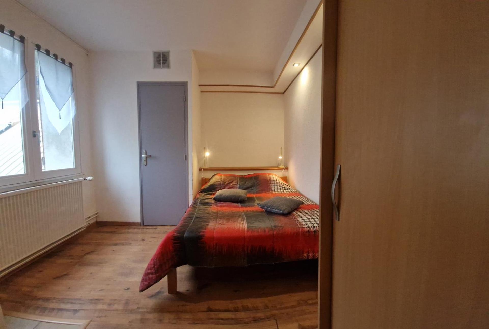  Two-Bedroom Apartment (4 -6 Adults) 