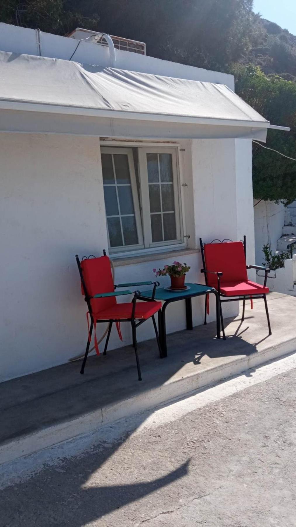 Sweet home with two beds -one single room- with beautiful view!