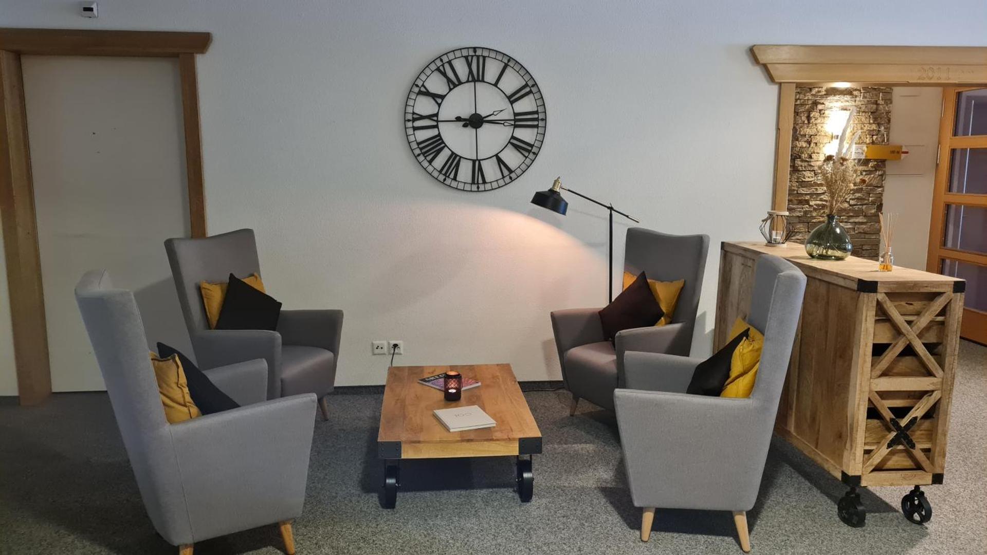 Communal lounge/ TV room