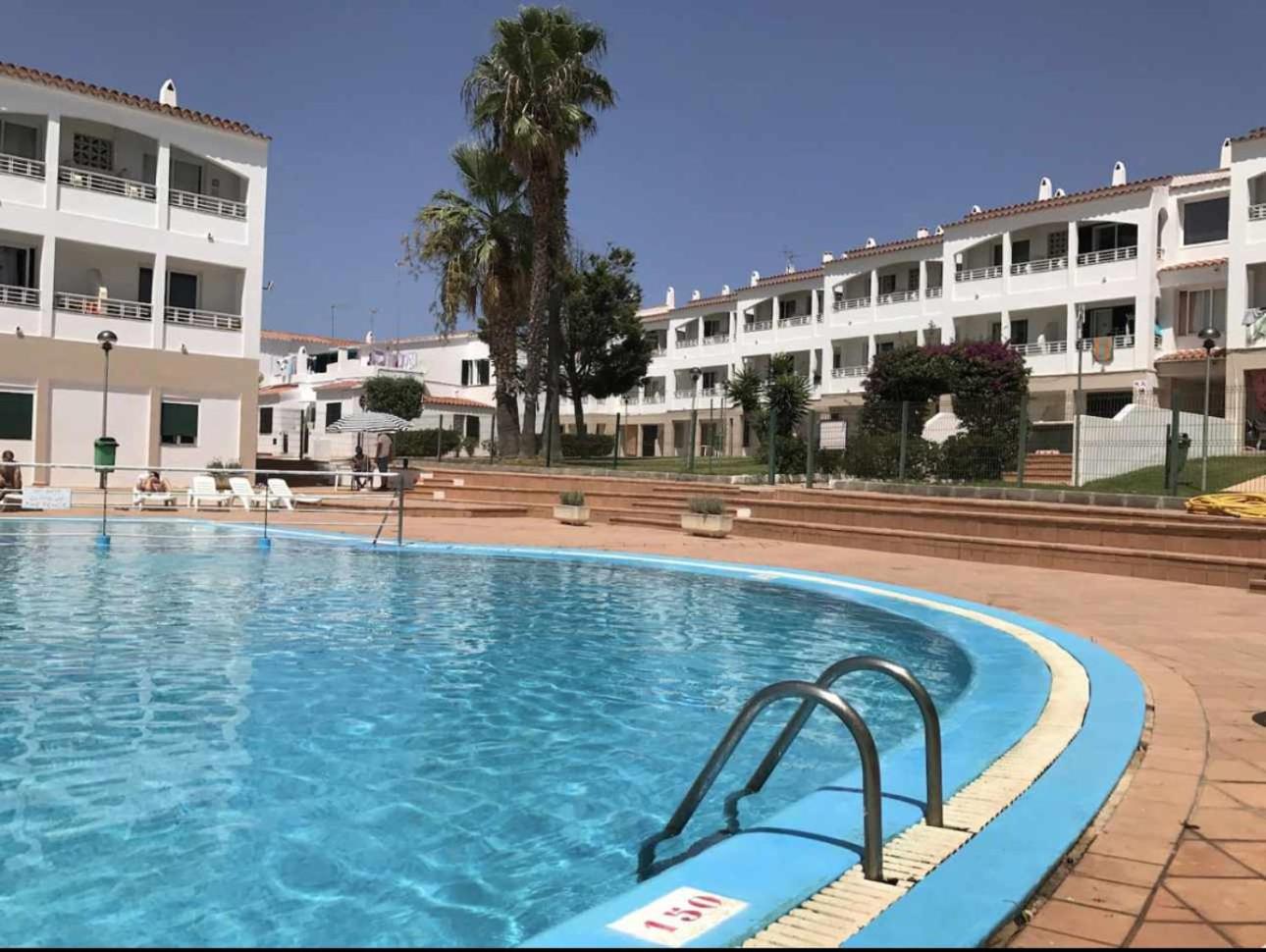 Apartamento bajo con piscina "Macarella"