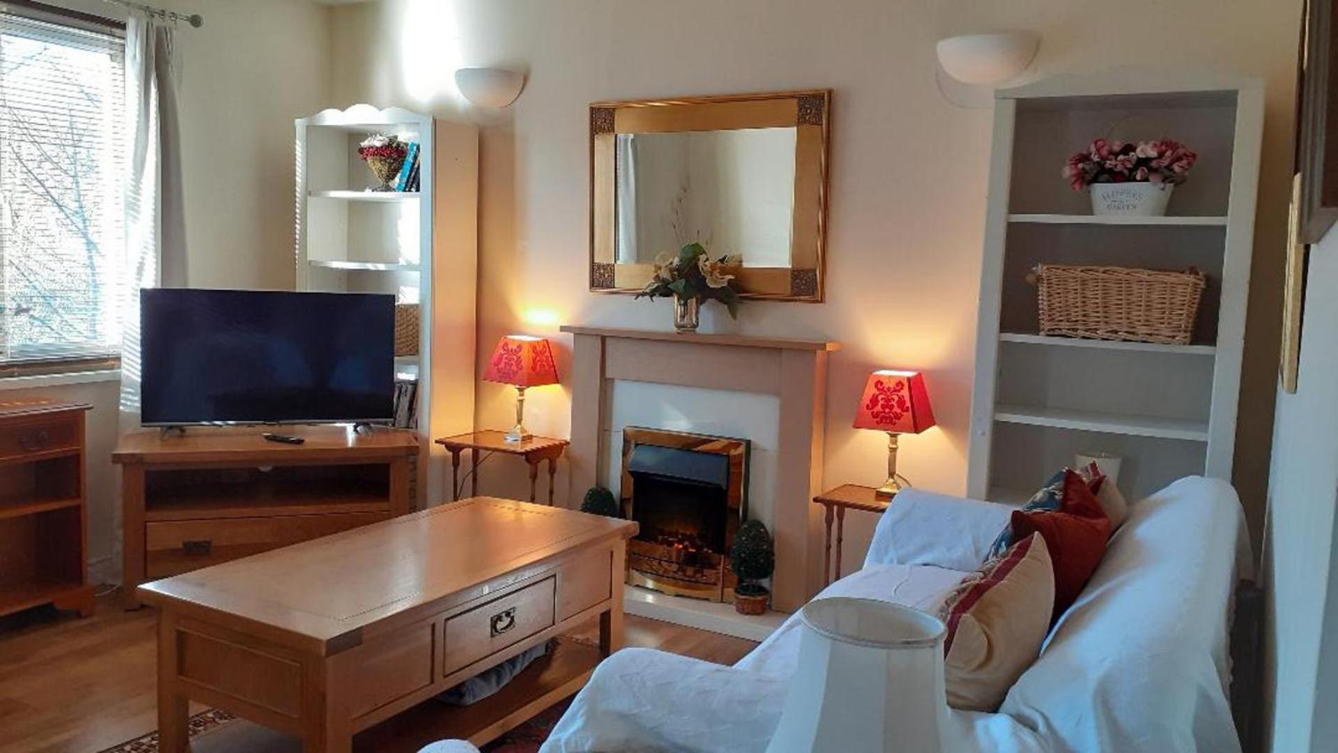 Communal lounge/ TV room