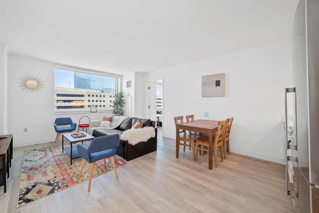 2BR 3BA Beachfront Condo CozySuites at Showboat