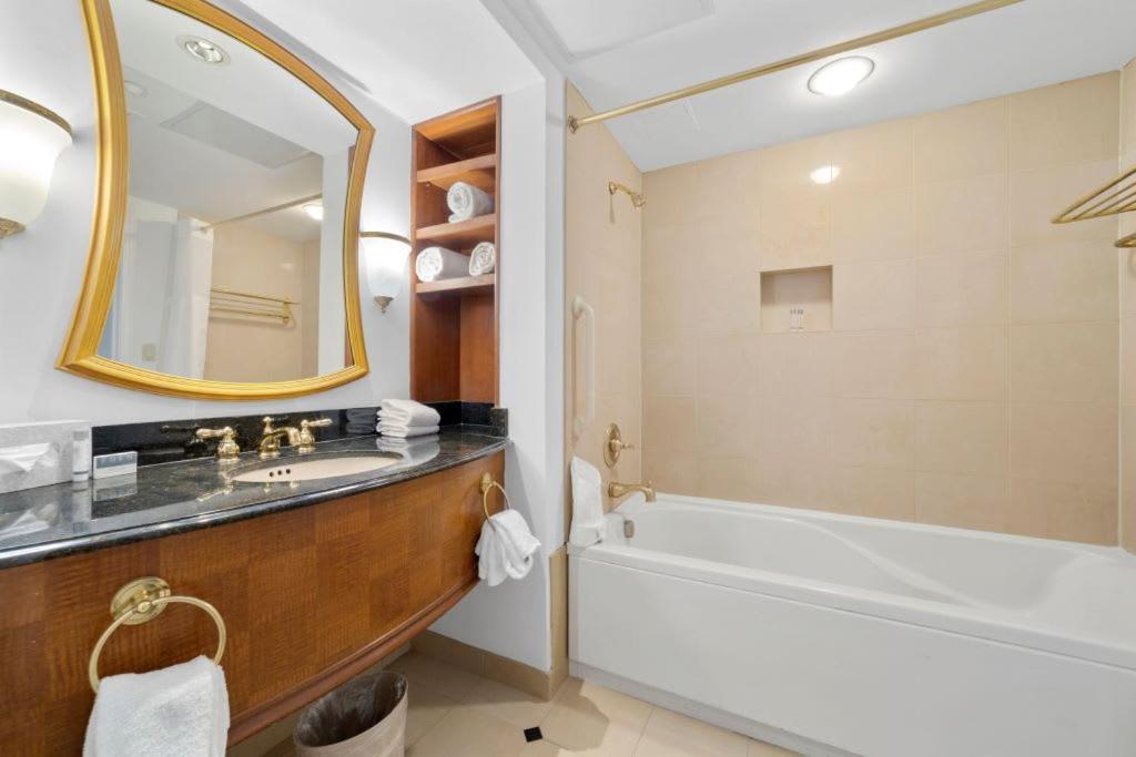 2BR 3BA Beachfront Condo CozySuites at Showboat