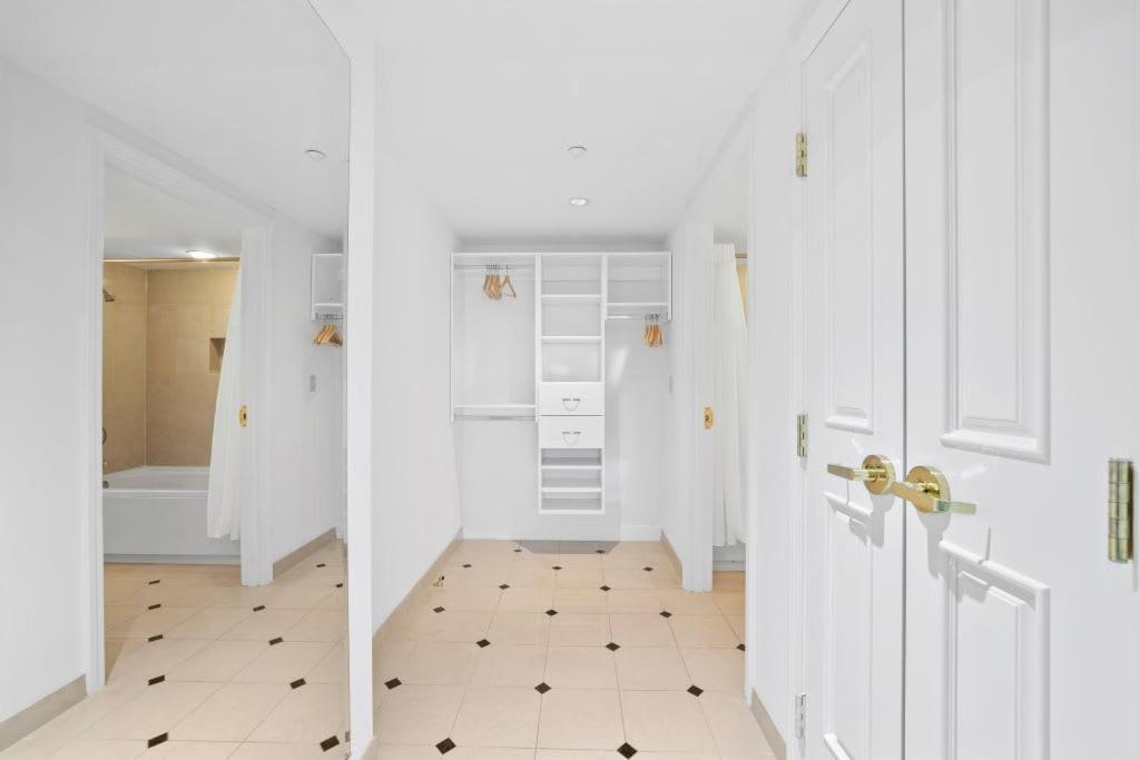 2BR 3BA Beachfront Condo CozySuites at Showboat