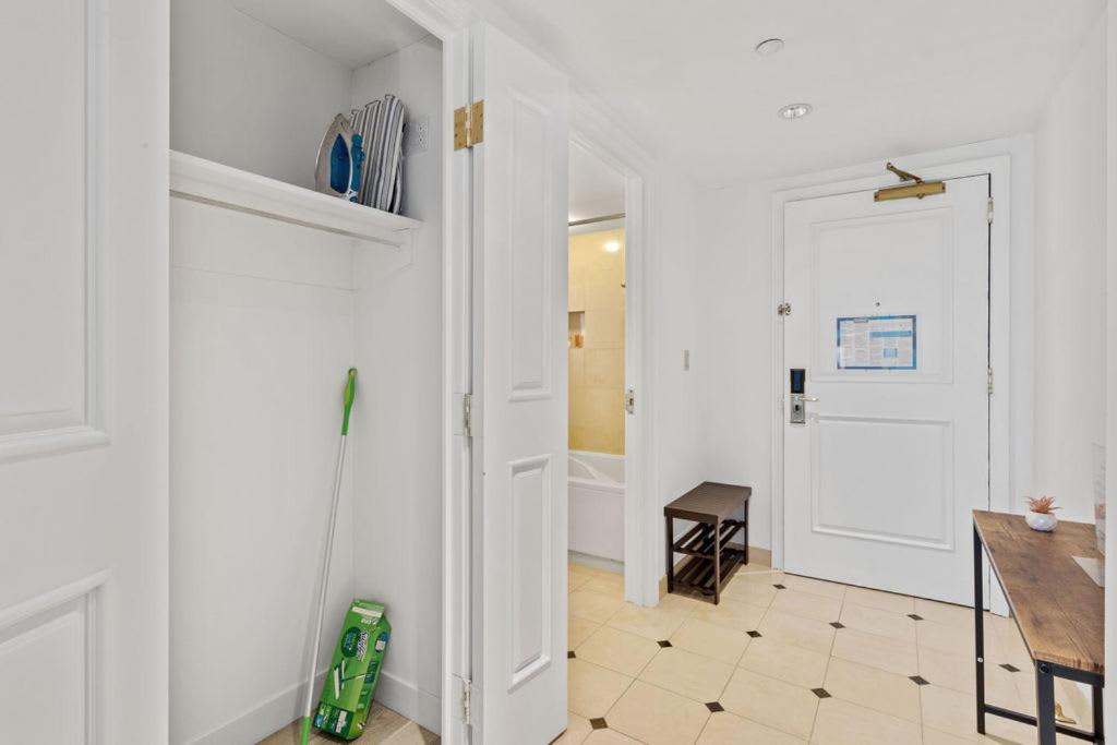 CozySuites at Showboat Best 2BR3BA Condo in Town