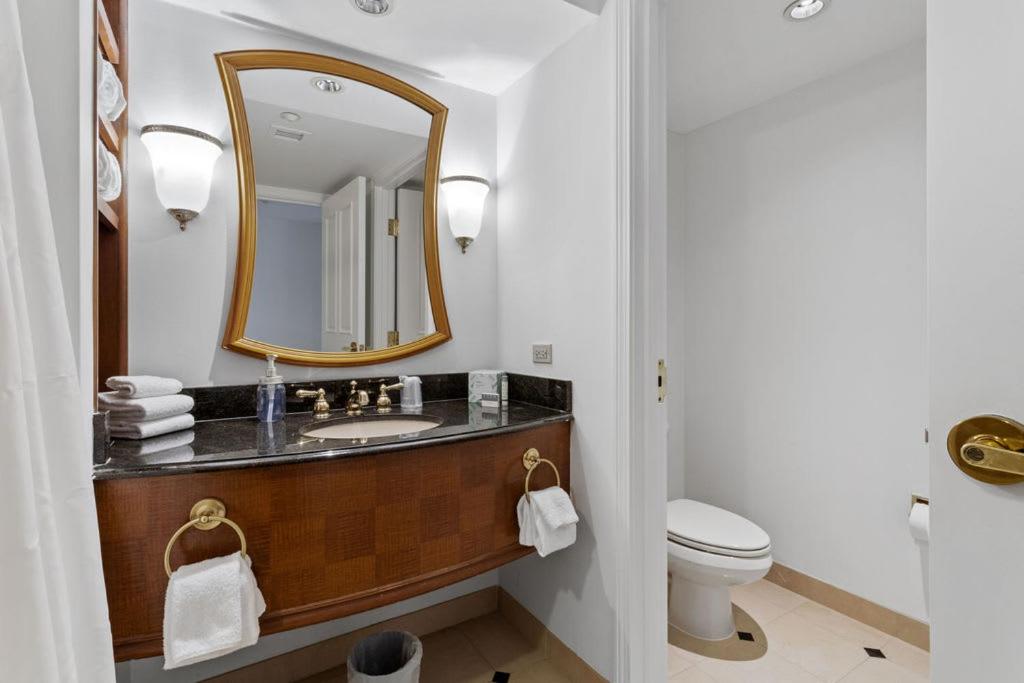 CozySuites at Showboat Best 2BR3BA Condo in Town