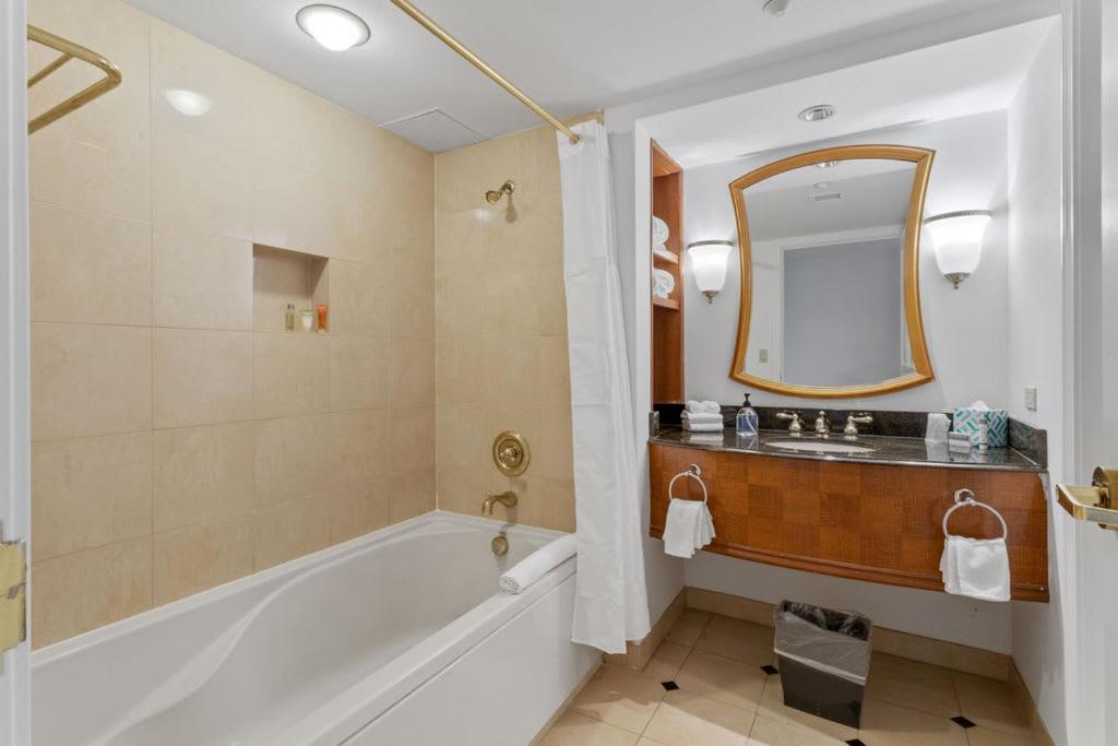 CozySuites at Showboat Best 2BR3BA Condo in Town