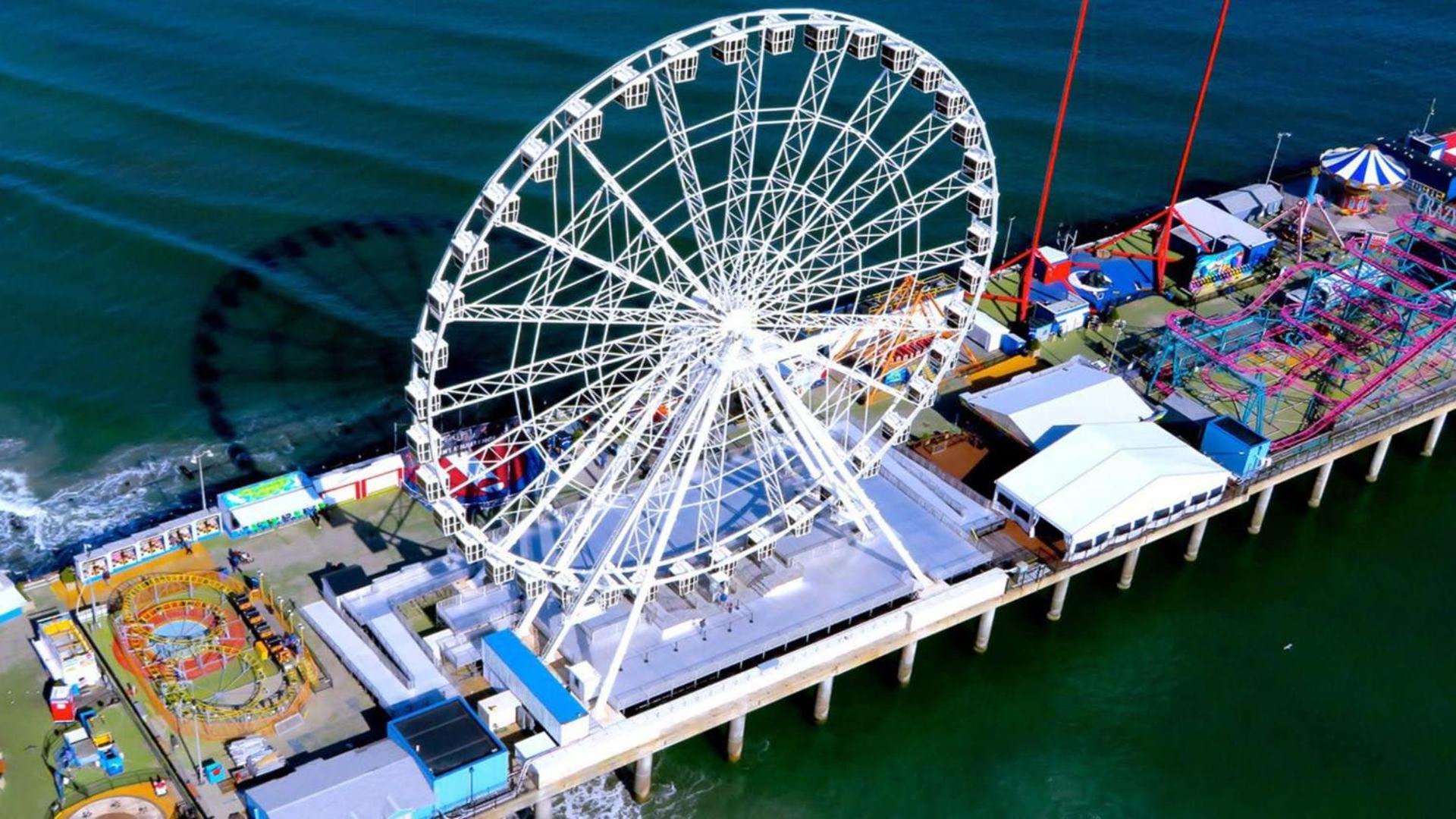 Sleep 6 Stylish 1BR 2BA Beachfront CozySuites