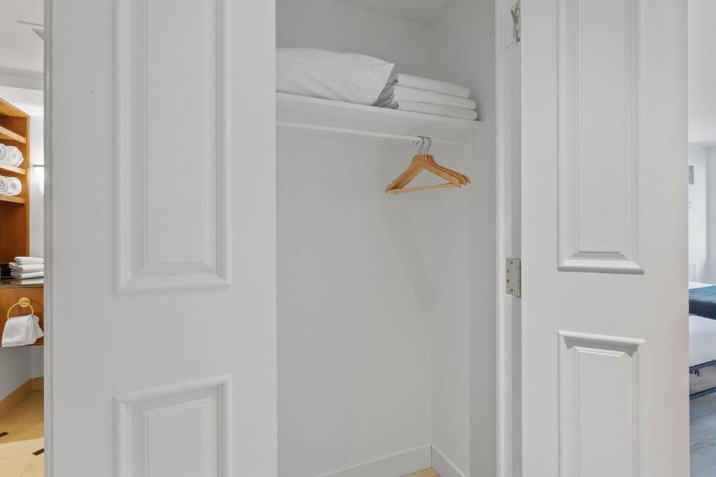 Sleep 6 Stylish 1BR 2BA Beachfront CozySuites