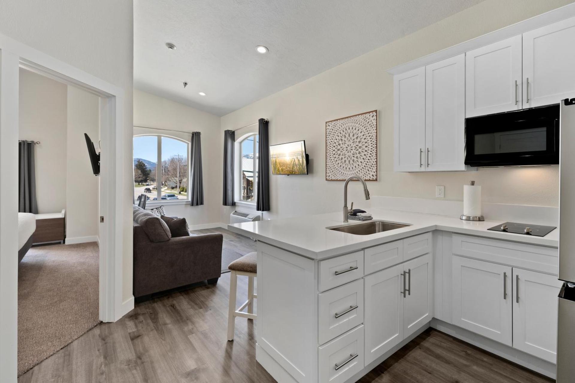 Sandpoint Hotel & Suites Downtown