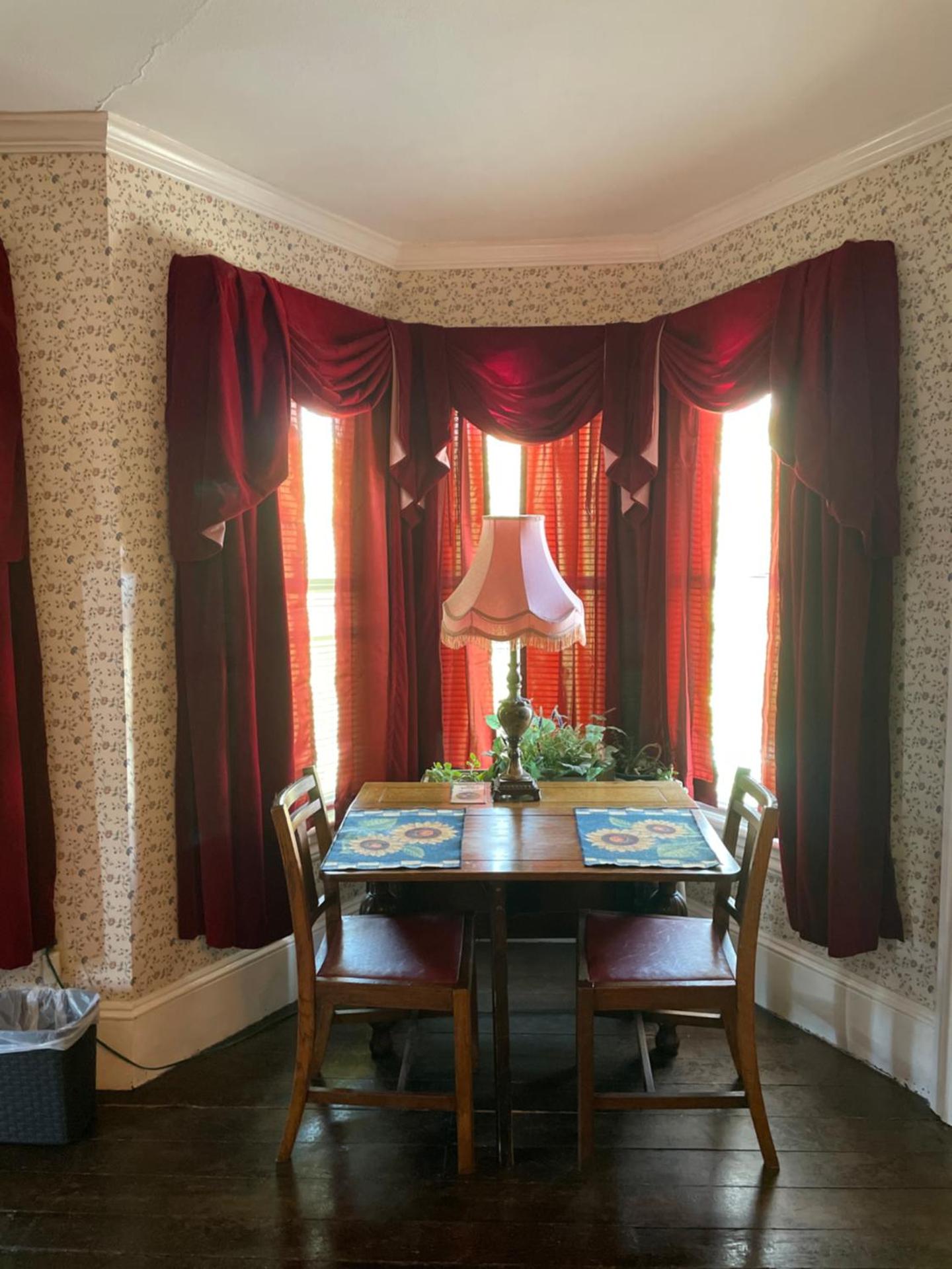 Hillcrest Bed and Breakfast