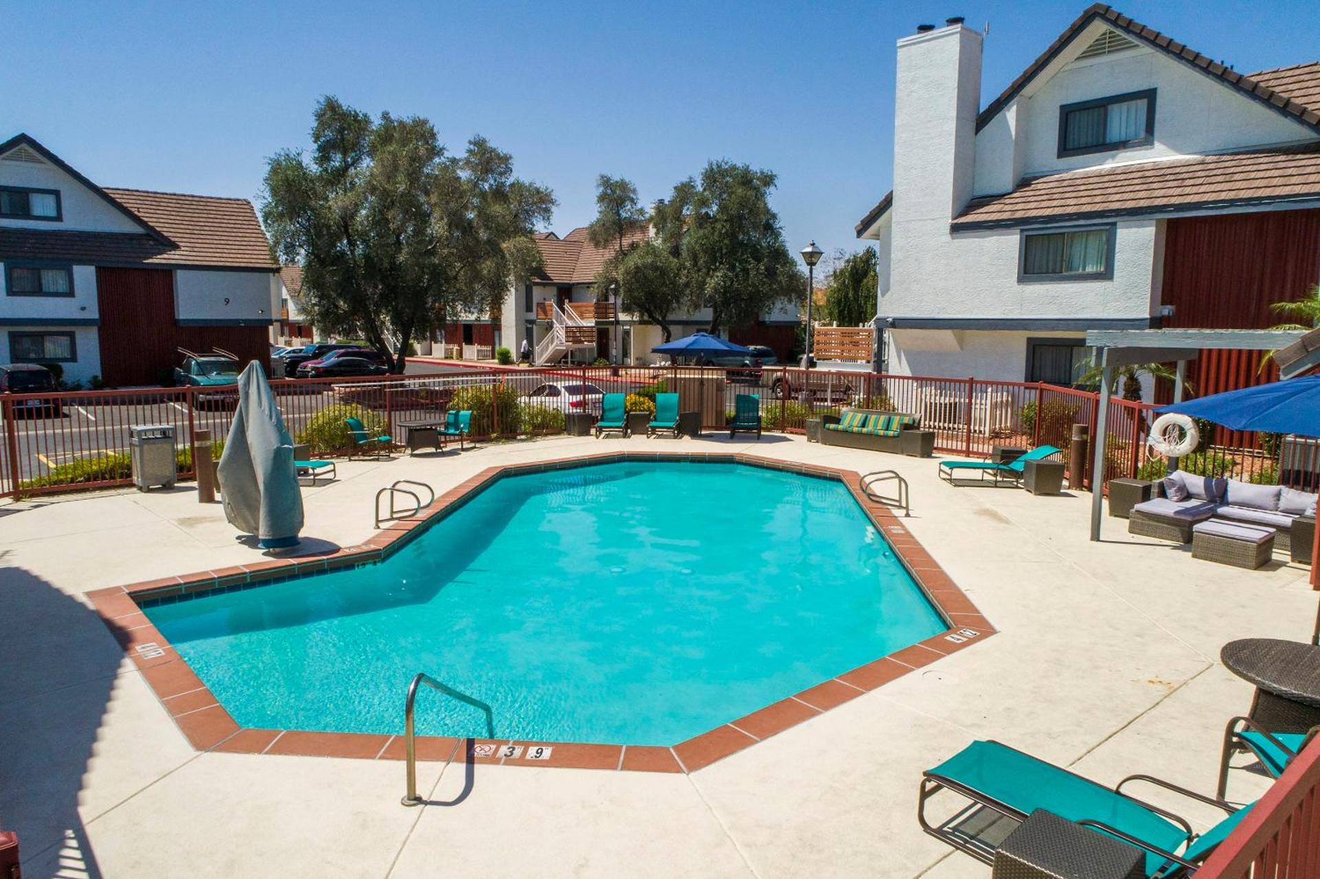 Metro Extended Stays Phoenix - Downstairs Studio - Sleeps 4