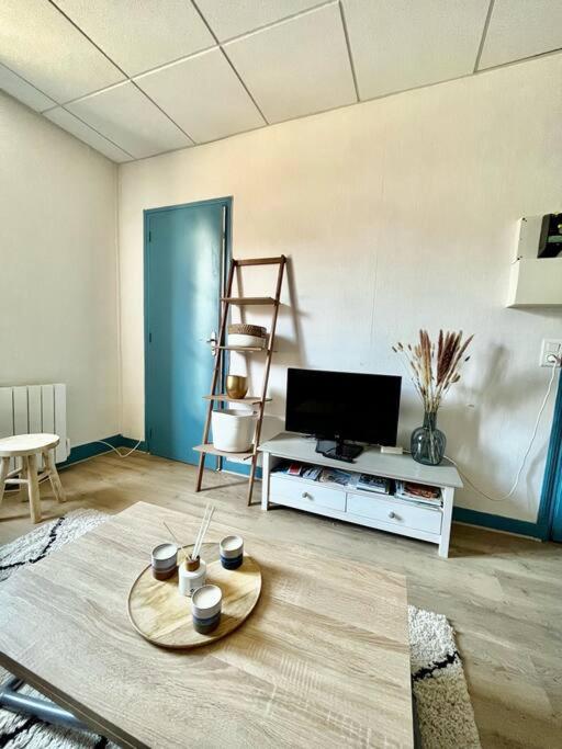 Appartement 2 pièces - PLACE MORNY