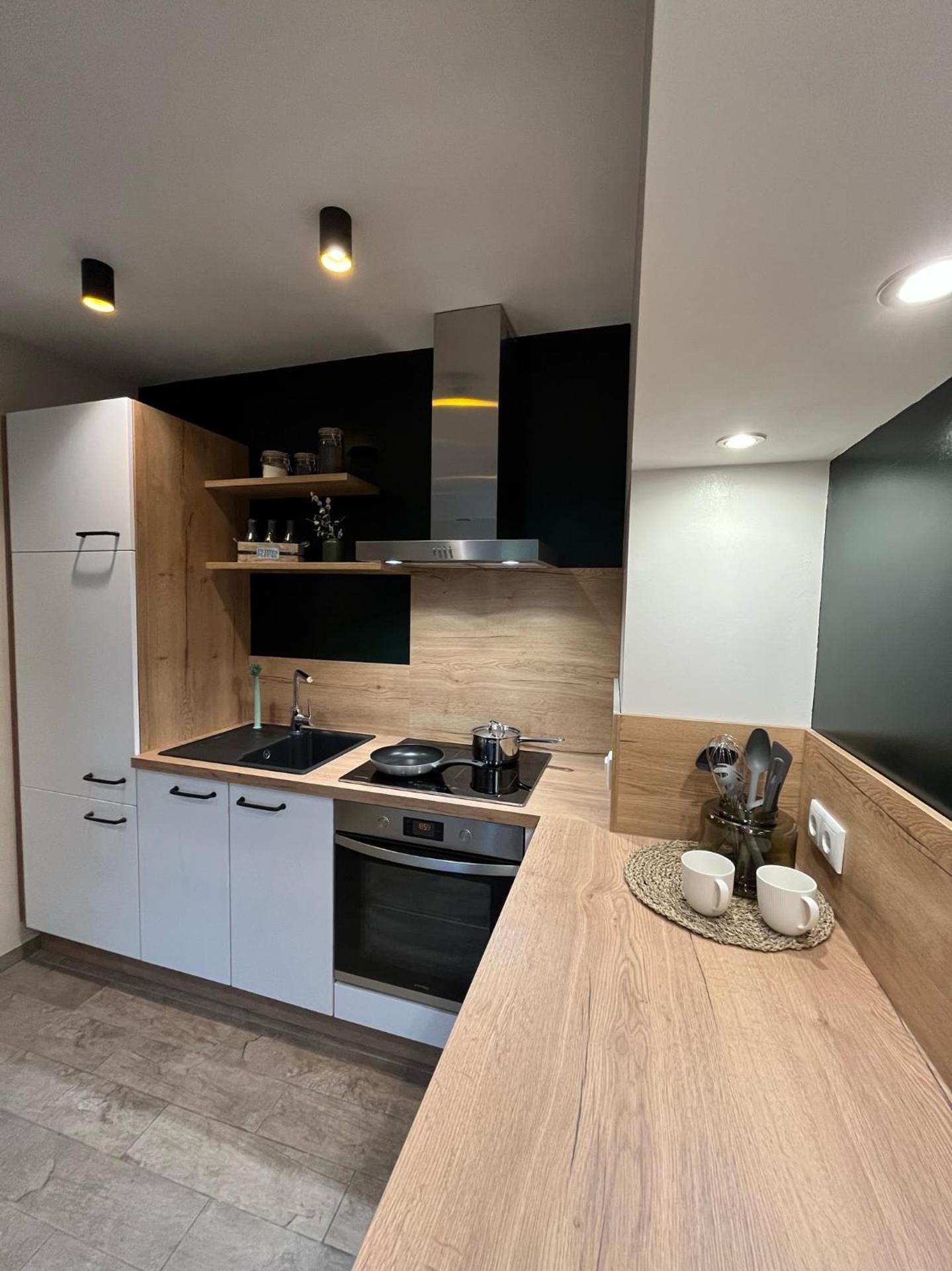 Kitchen or kitchenette