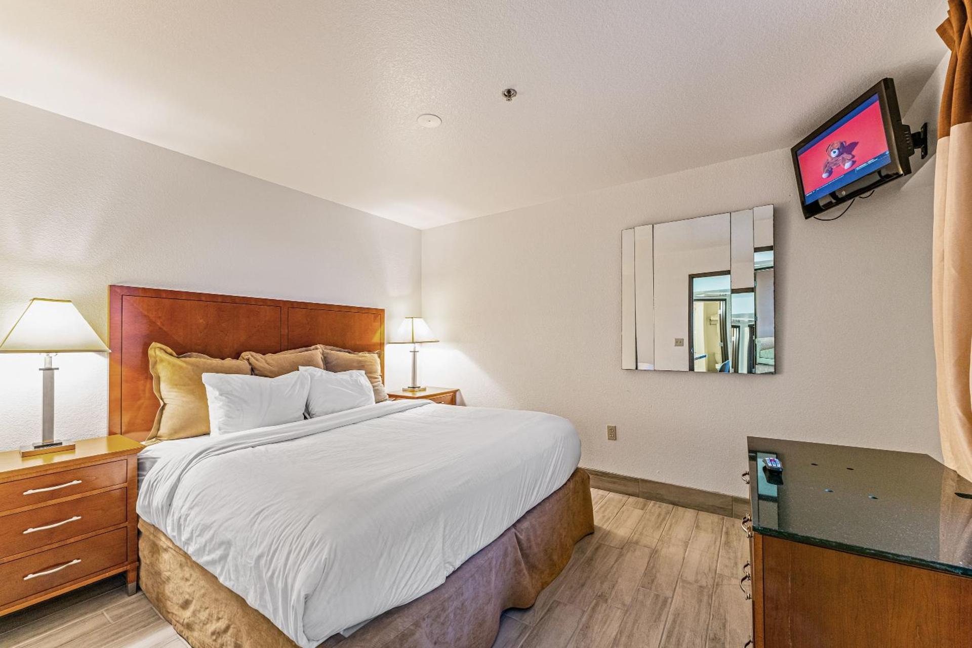 Metro Chandler Extended Stays - 1 Bedroom