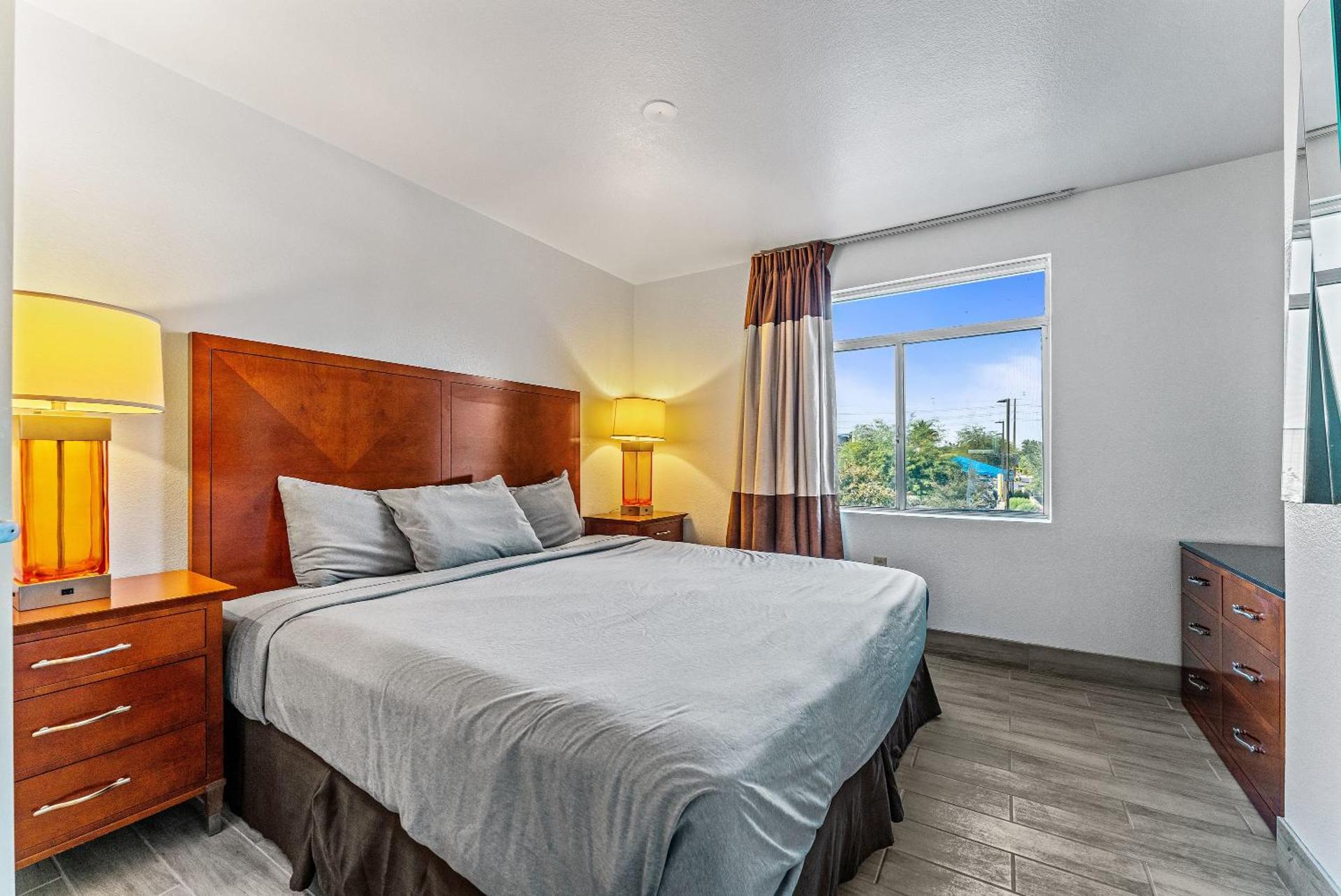 Metro Chandler Extended Stays - 1 Bedroom
