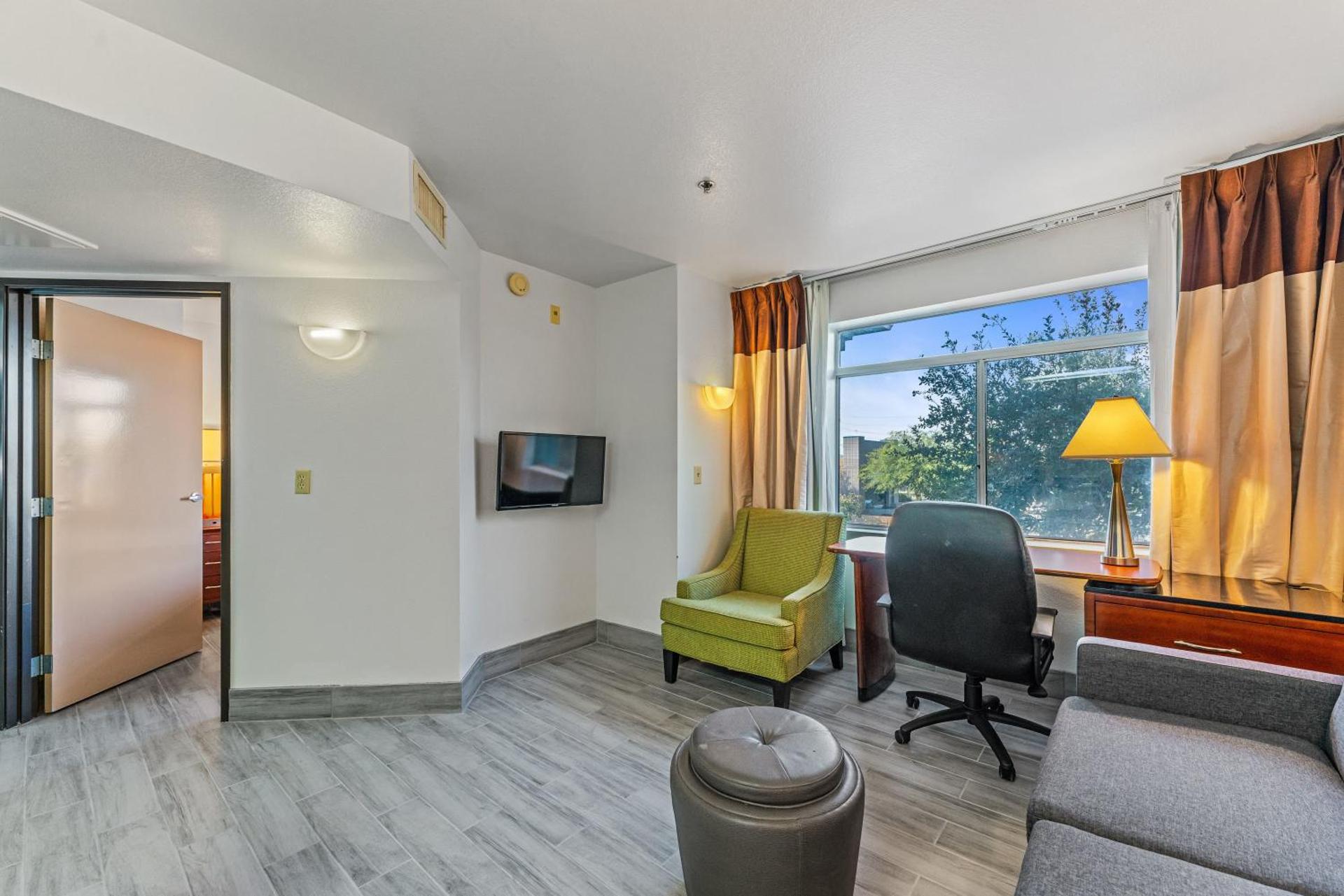 Metro Chandler Extended Stays - 1 Bedroom